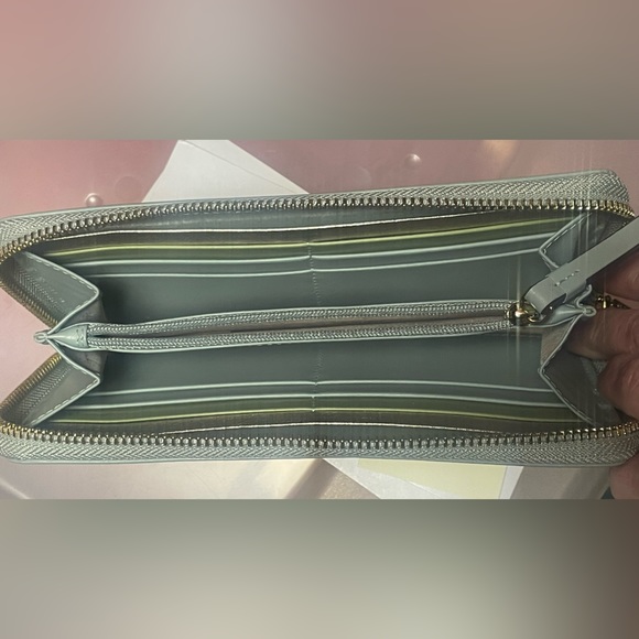 Radley London Wallet✨New with tags🐶 Large Zip Around Wallet ”Room With A View” - Picture 3 of 6